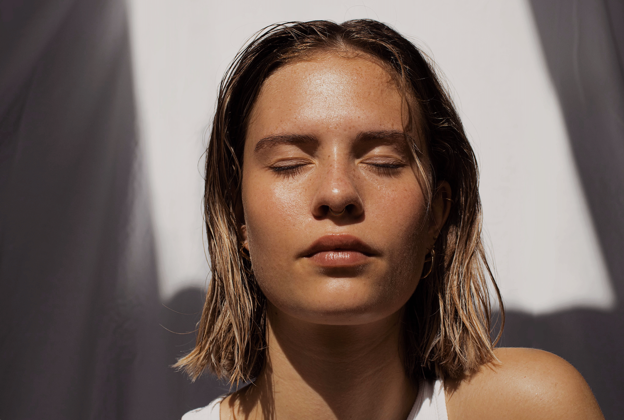 The Ultimate Guide to an Effortless Skincare Routine for Dry Skin: Replenish and Rejuvenate